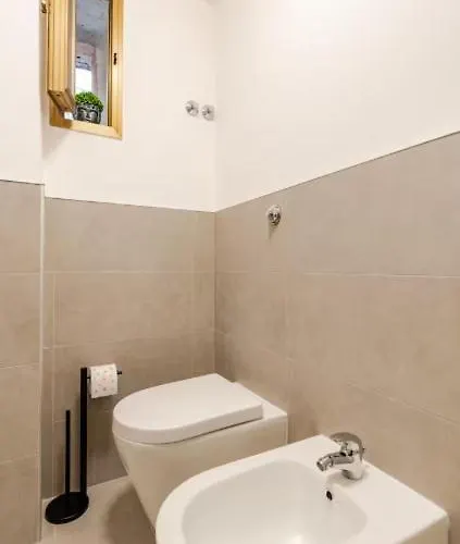 Tiberim, Centro Storico Apartment *